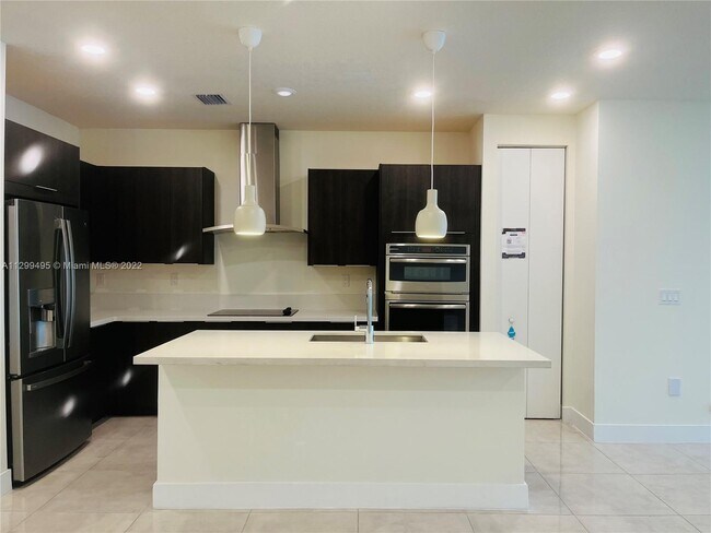 Building Photo - 6667 NW 102nd Path