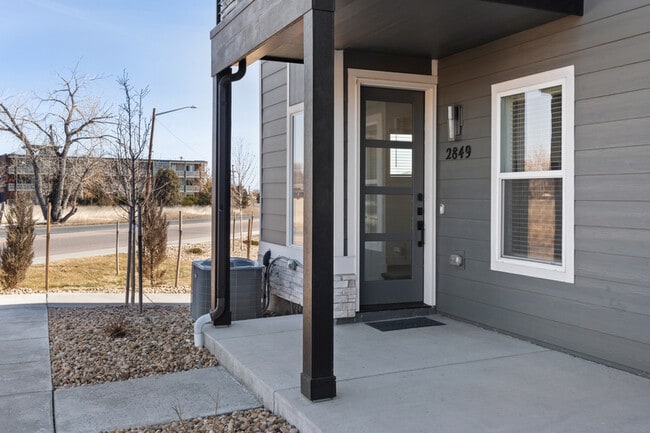 Building Photo - 2849 W 69th Ave