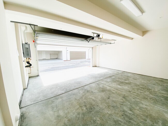 Building Photo - 27423 Georgetown Dr