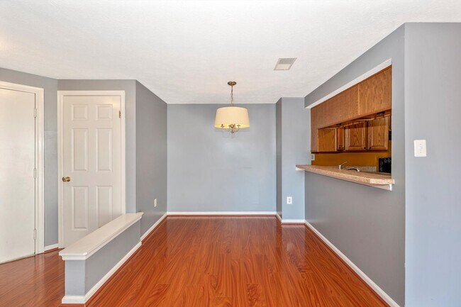 Building Photo - Affordable Condo in Frederick, MD