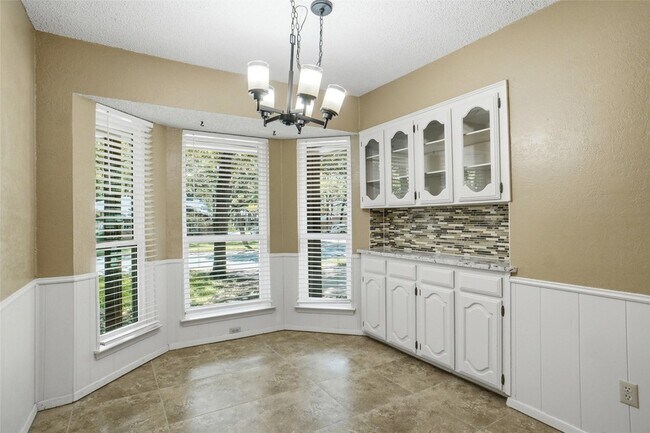 Building Photo - 2958 Columbine Dr