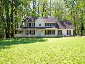 Building Photo - 1061 Retner Dr SW