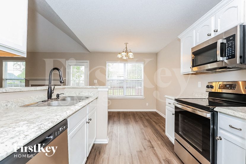 Building Photo - 3831 Man O War Blvd