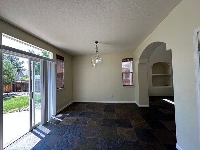 Building Photo - Beautiful 3 bedroom, 2.5 bath two story home