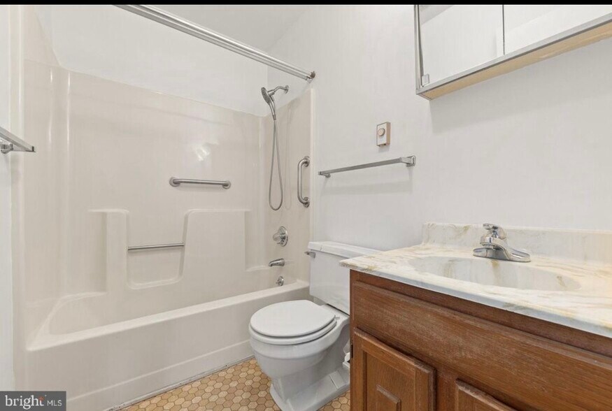 Building Photo - 363 Crim Dr