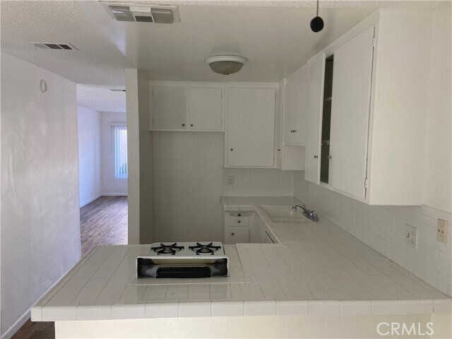 Building Photo - 2661 Andover Ave