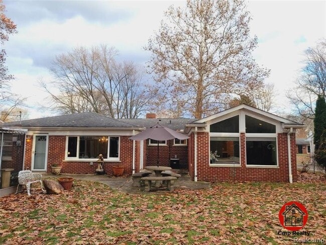 Building Photo - 18311 Norwich Rd