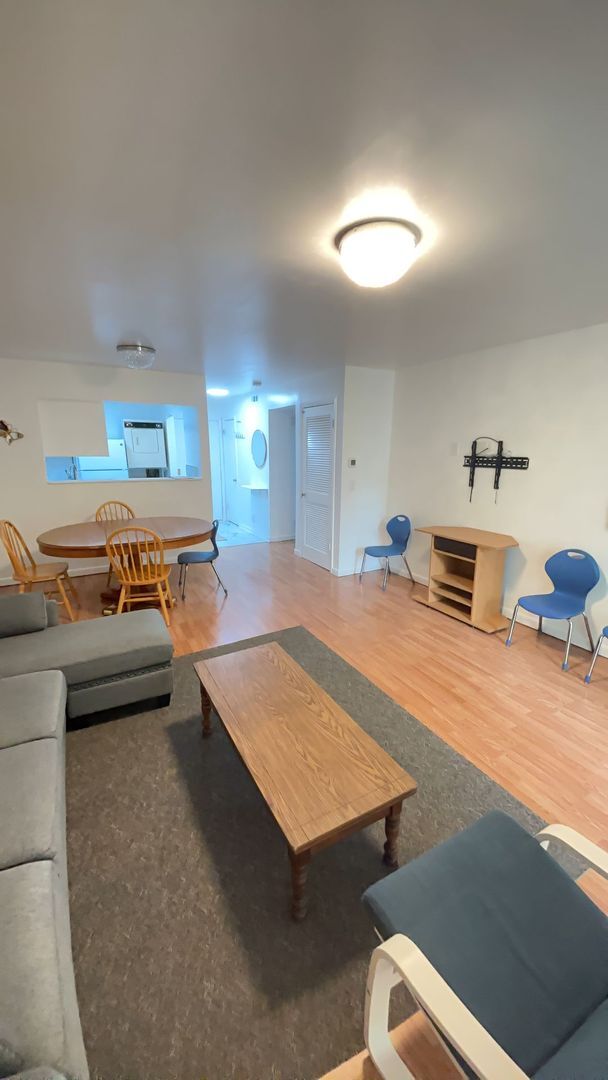 Building Photo - 1396 Hunters Rd