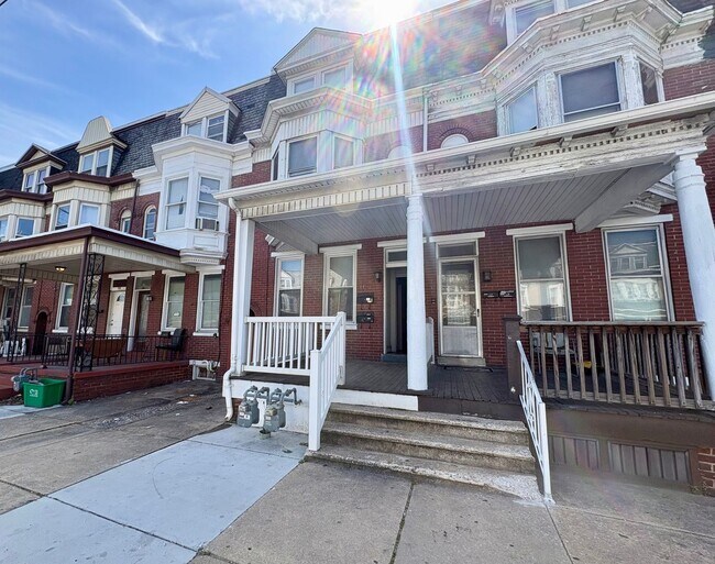 Building Photo - 118 S Richland Ave