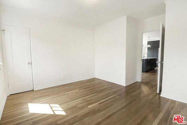 Building Photo - 450 N Orange Dr