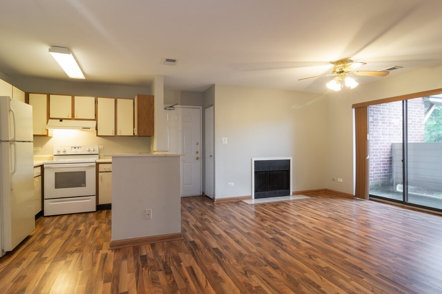 living room - 2032 N Rand Rd