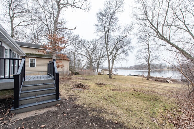 Building Photo - 42076 N East Rd