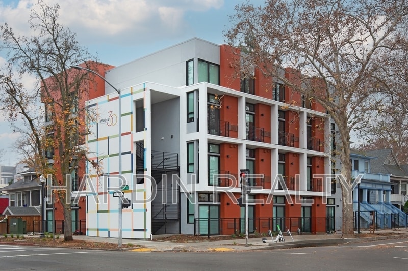 Building Photo - Studio30 Residences