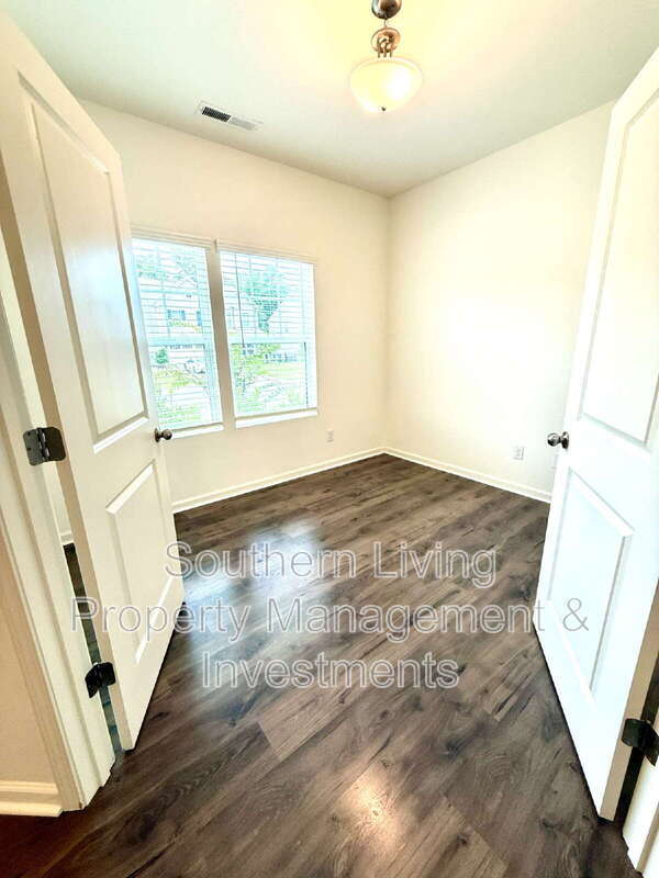 Building Photo - 4014 Beacon Ave