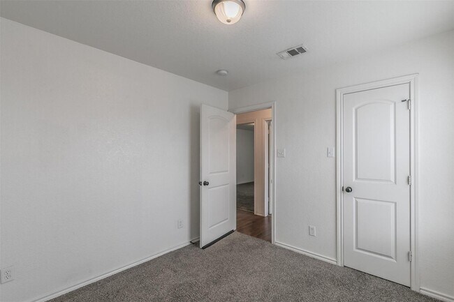 Building Photo - 8117-8119 Doreen Avenue