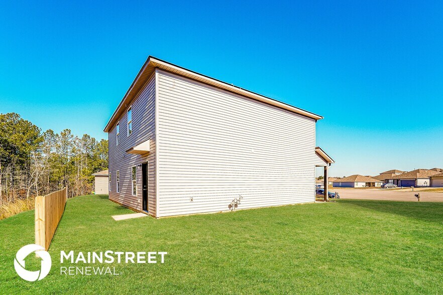 Building Photo - 680 Woodland Crst Rd