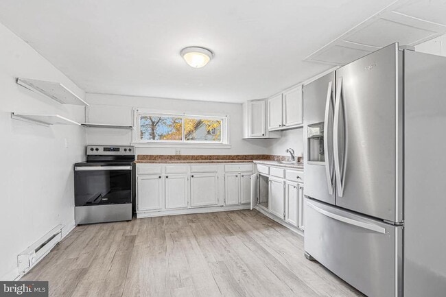 Building Photo - 1915 Rettman Ln