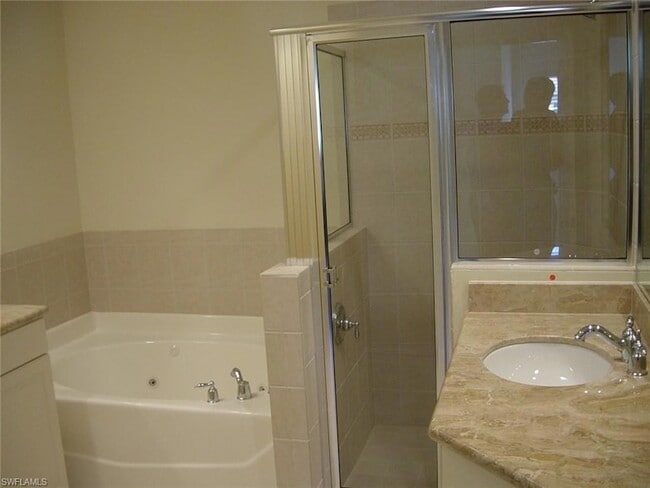 Building Photo - 10201 Olivewood Way