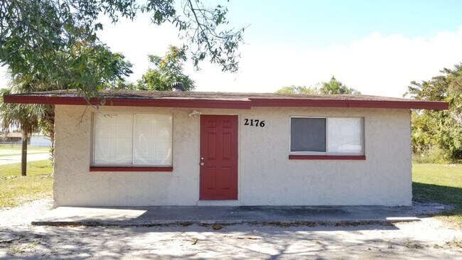 Building Photo - 2176 Highland Ave