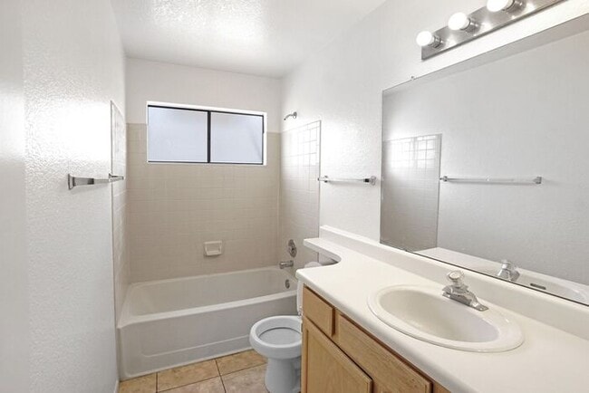 Building Photo - Stylish & Bright 3-Bed Oasis with Desert Backyard – Sunset Point II Luxury Living