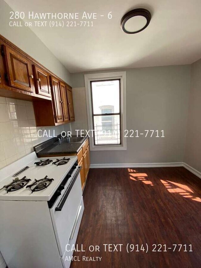 Building Photo - 280 Hawthorne Ave