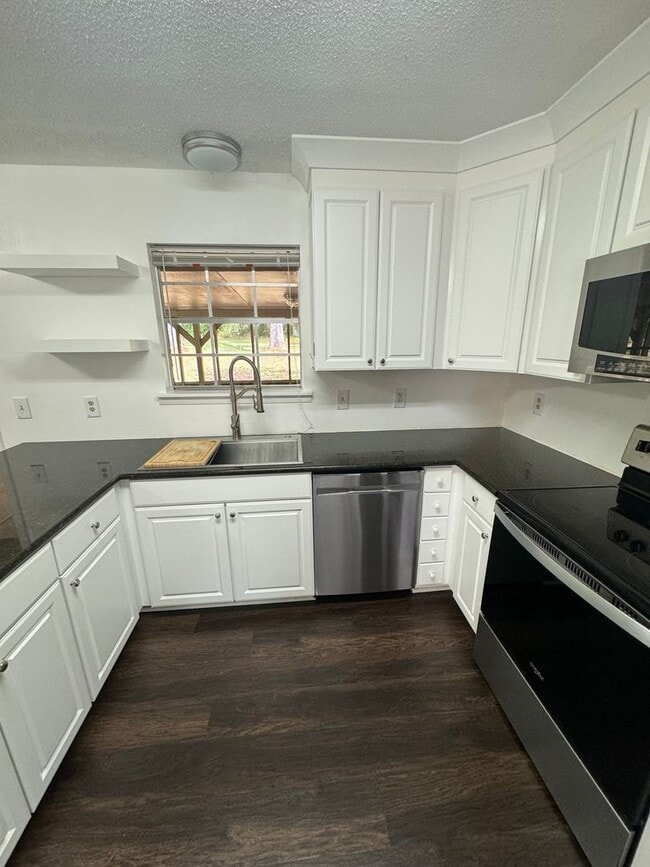 Building Photo - Available July!