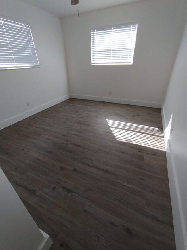 Building Photo - Beautifully Updated 2-Bedroom Home in Prime Location!