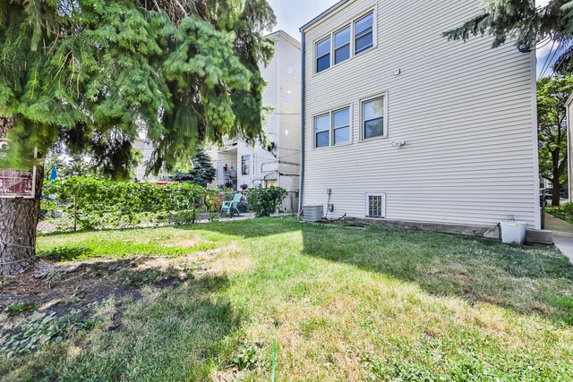 Building Photo - 3231 N Ridgeway Ave