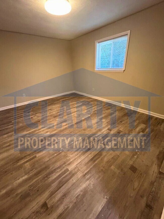 Building Photo - 1705 Clemmer St NE