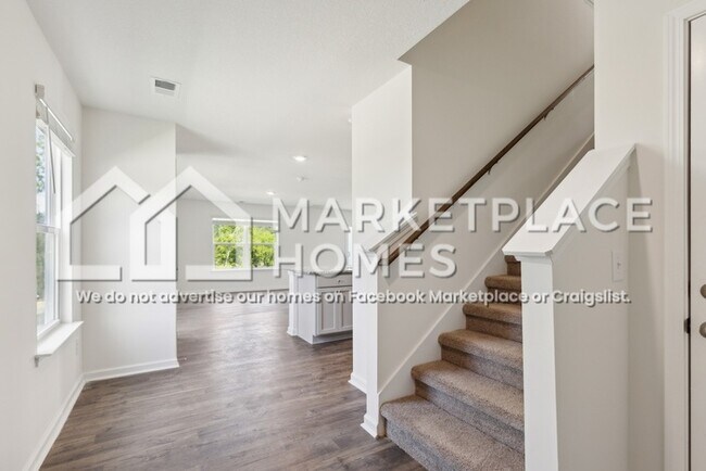 Building Photo - 702 Newtons Wy