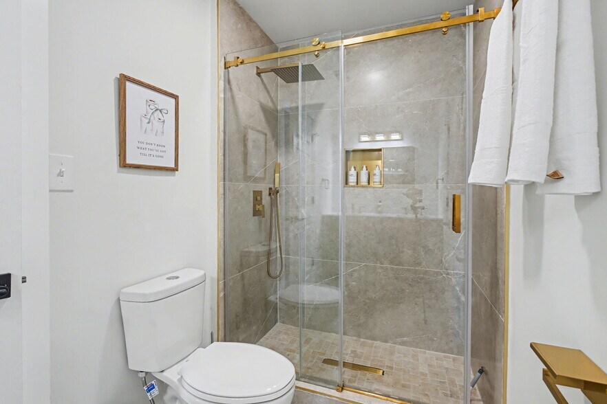 Building Photo - 9345 Rocky Woods Dr