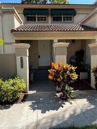 Building Photo - 6596 Via Regina