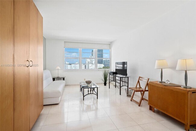 Building Photo - 100 Lincoln Rd