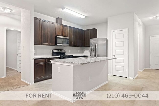 Building Photo - 5526 Daniel Wy