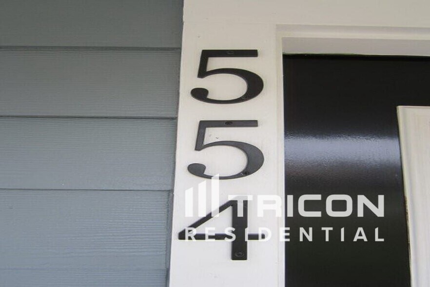 Building Photo - 554 Peregrine Ct