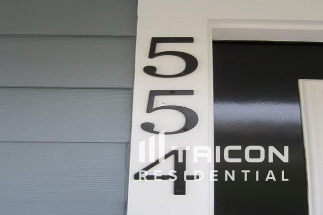 Building Photo - 554 Peregrine Ct