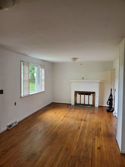 Building Photo - 216 Gold Field Rd NE