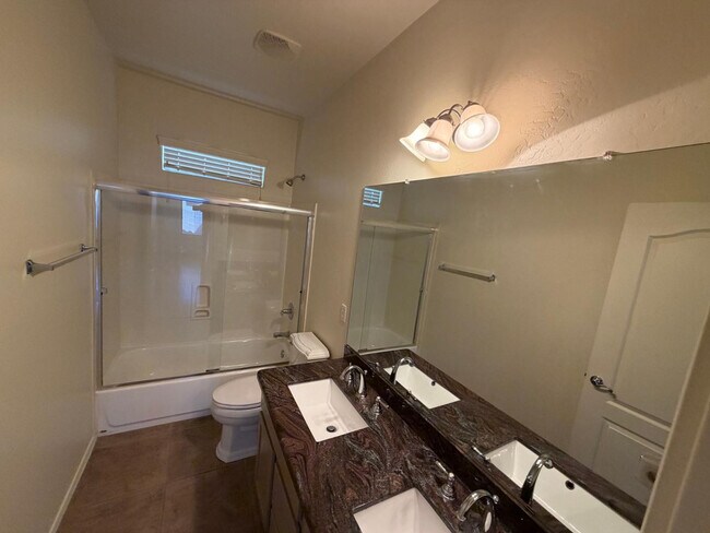 Building Photo - 5233 E Carmel Ave