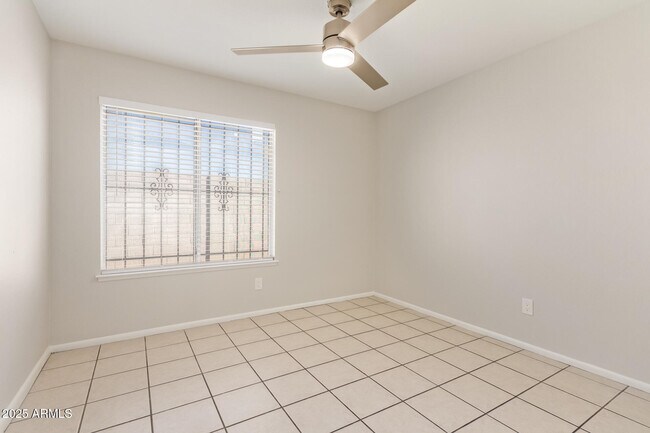 Building Photo - 1754 E Alta Vista Rd