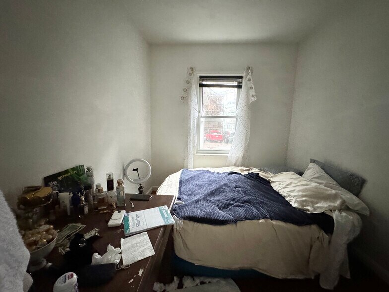 Building Photo - 93A Hillside St