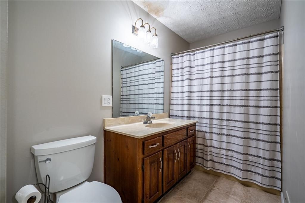 Building Photo - 465 Dobbs Rd