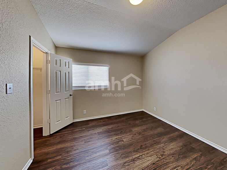Building Photo - 11154 Bold Forbes