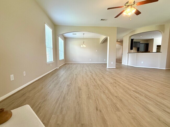 Building Photo - 8139 Edenwood Dr