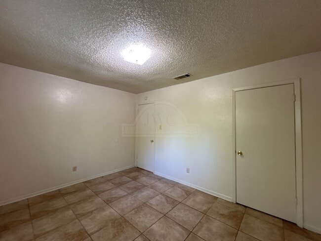 Building Photo - 1504 Indian Trail