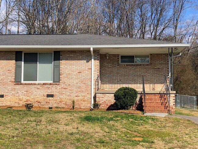 Exterior - 3413 Lisa Dr