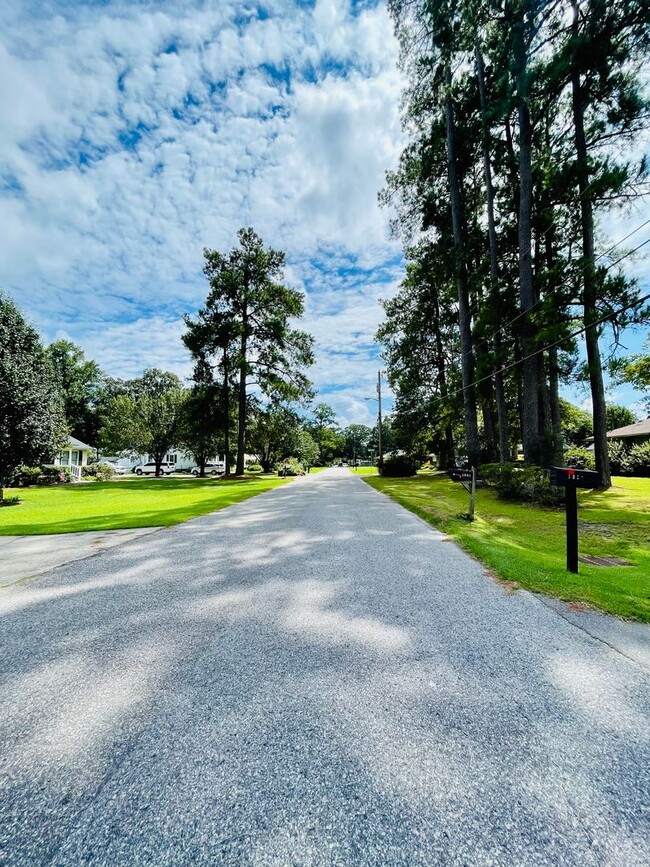Building Photo - Updated and adorable rancher home in Old C...