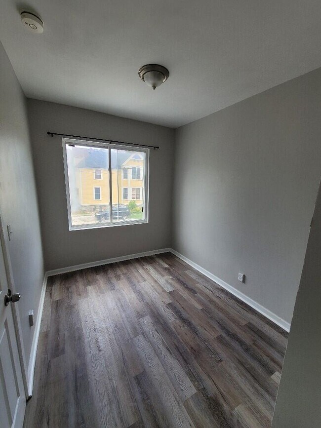 Building Photo - 312 Perrin St