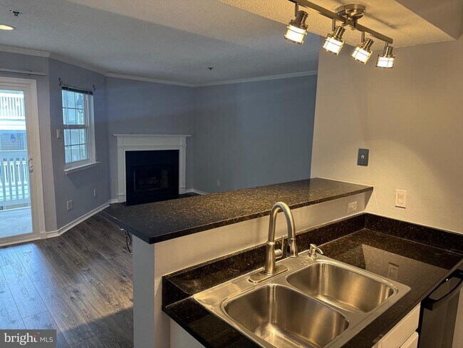 Building Photo - 1504 Lincoln Way
