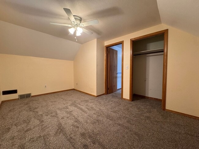 Building Photo - HOUSE FOR RENT IN THE JANESVILLE SCHOOL DI...