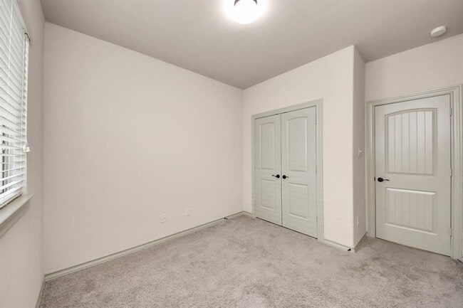 Building Photo - 2407 Argos Dr